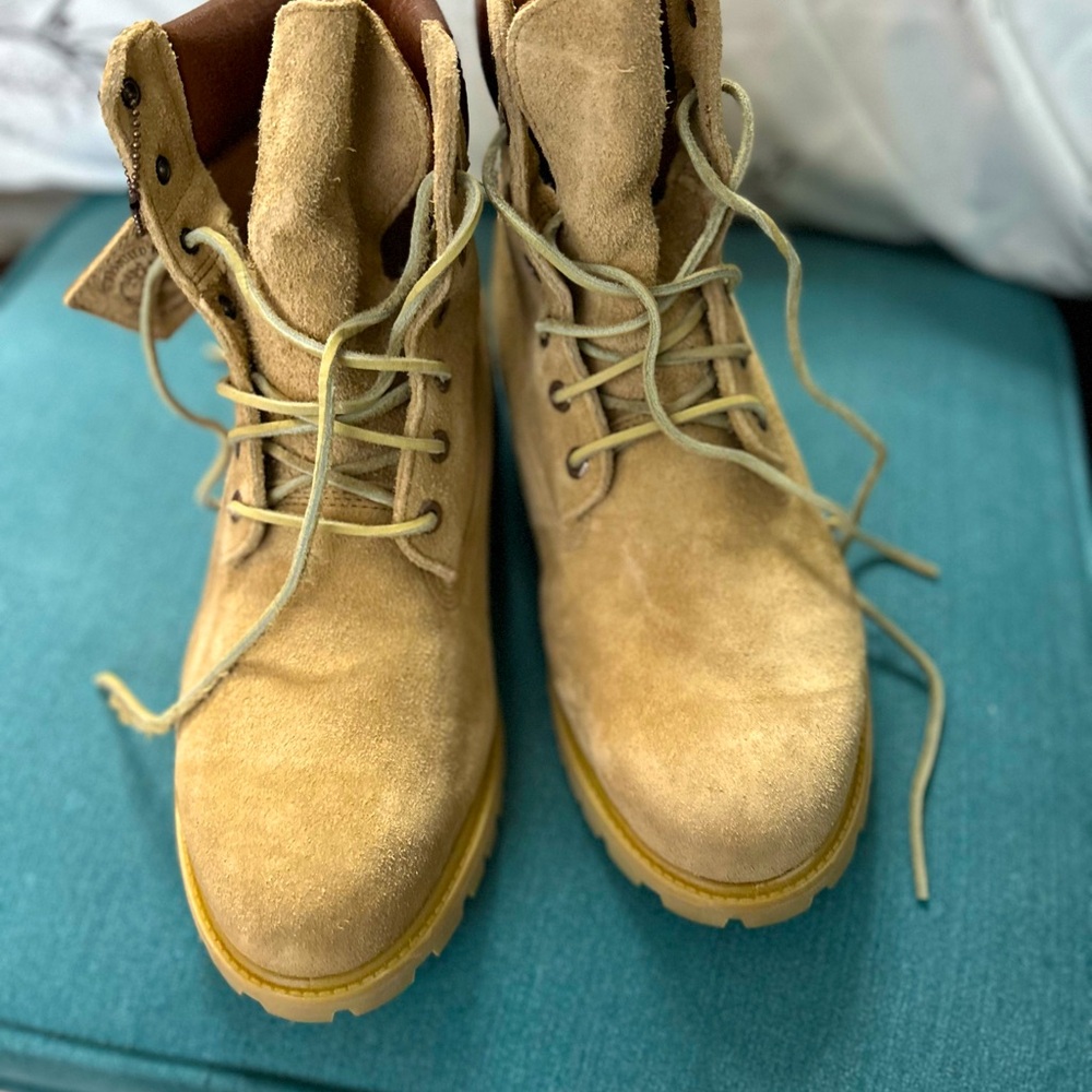 Men’s size 13 Timberland boots. Never worn